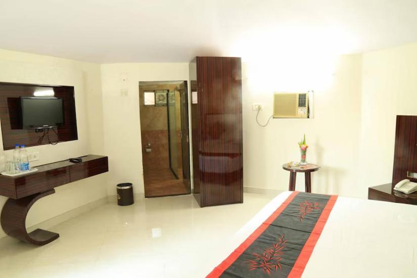 Aayush Resort Panvel Exterior photo