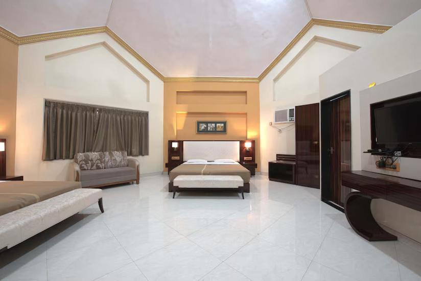 Aayush Resort Panvel Exterior photo