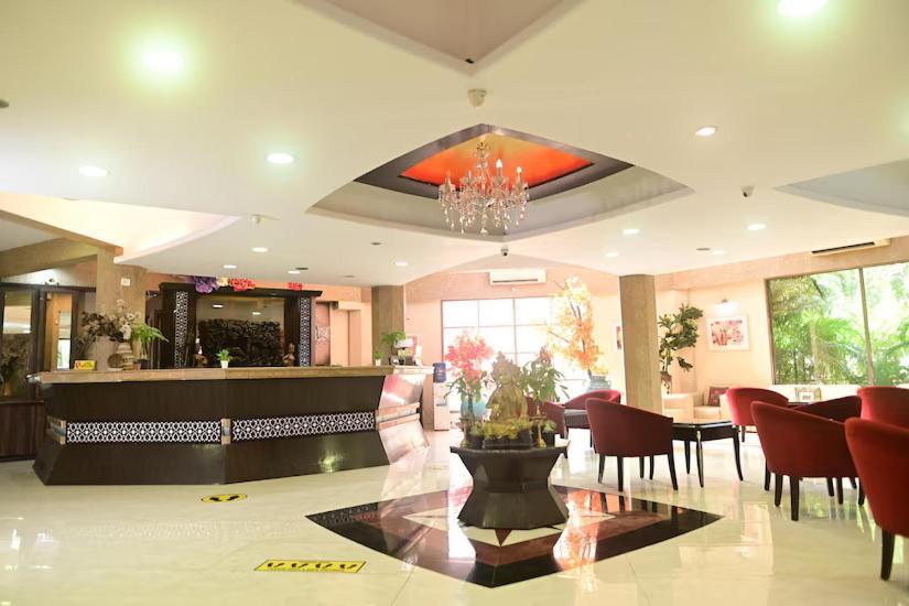 Aayush Resort Panvel Exterior photo