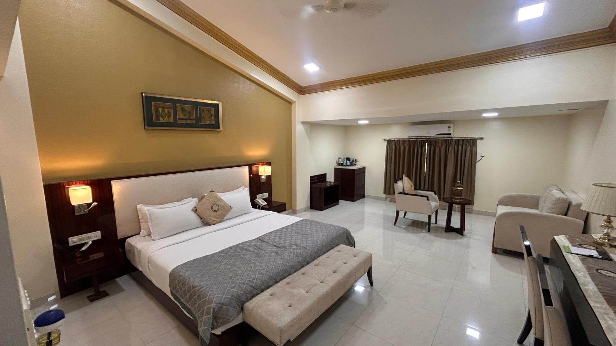 Aayush Resort Panvel Exterior photo