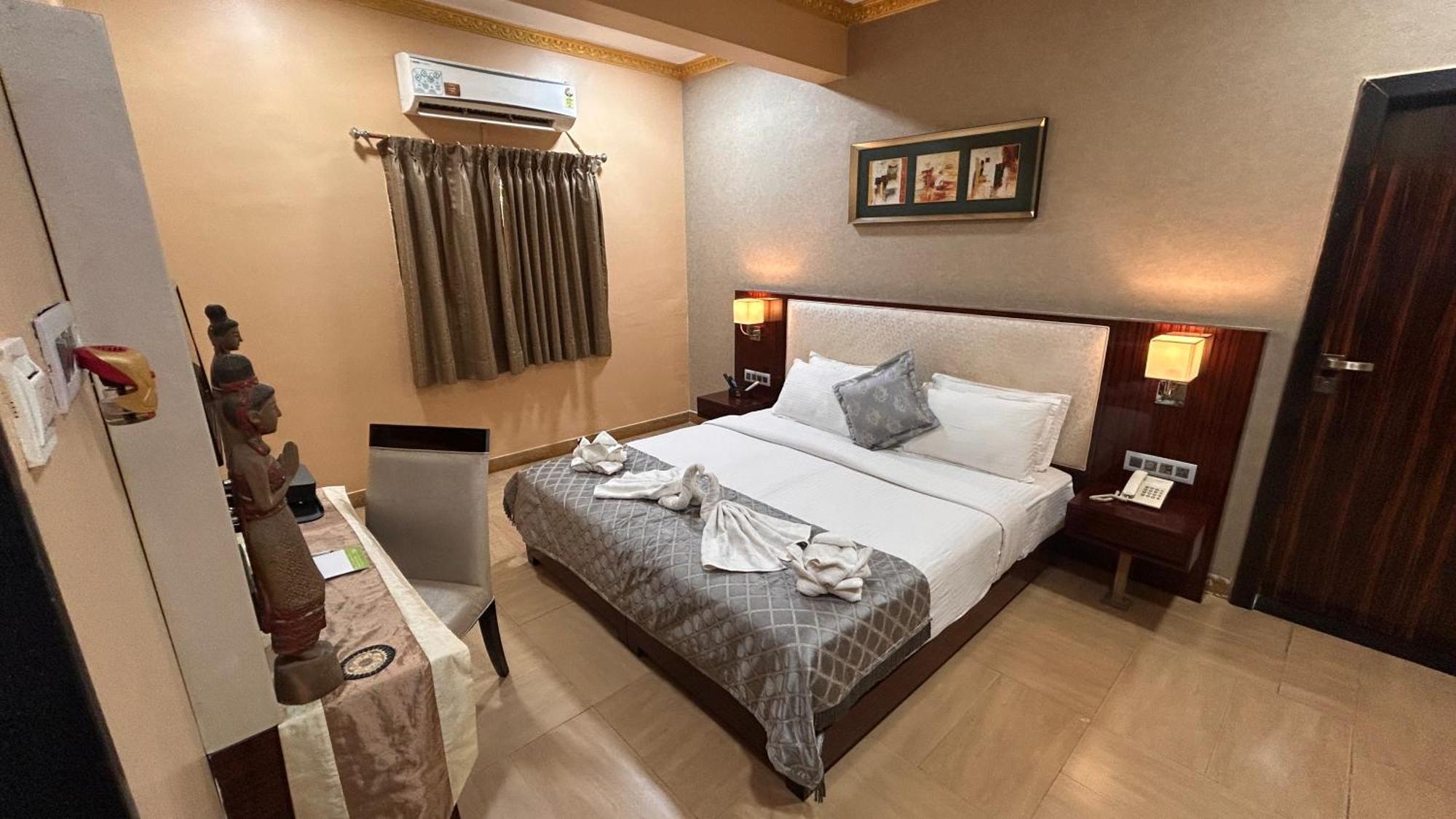 Aayush Resort Panvel Exterior photo